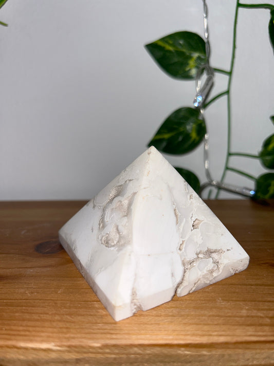 White Agate Pyramid- 120S